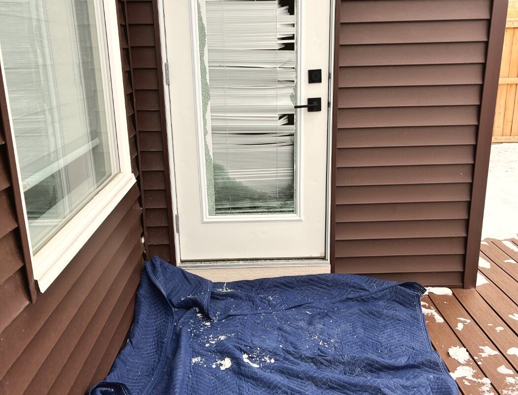 Fog between the panes: what it means and what it costs